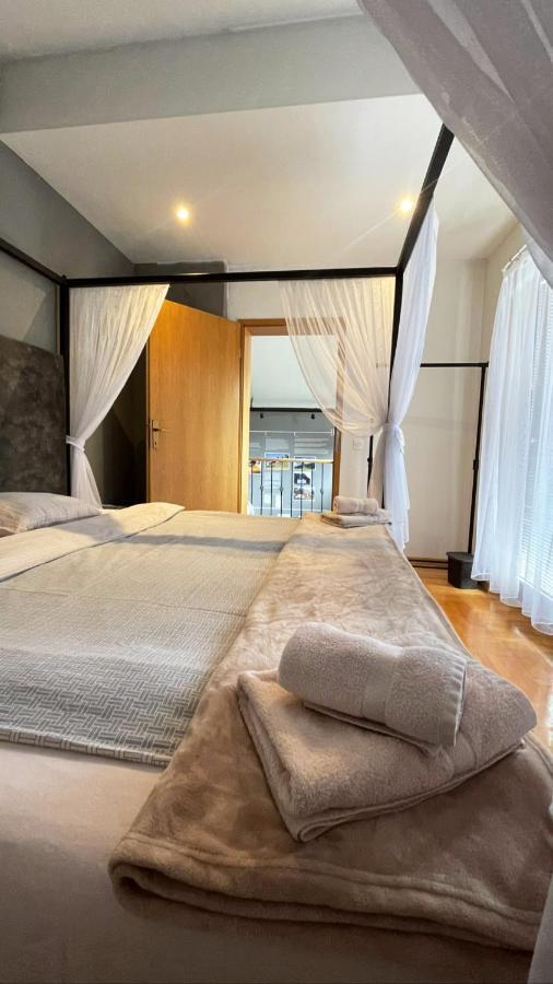 Town Hostel Peja Kültér fotó