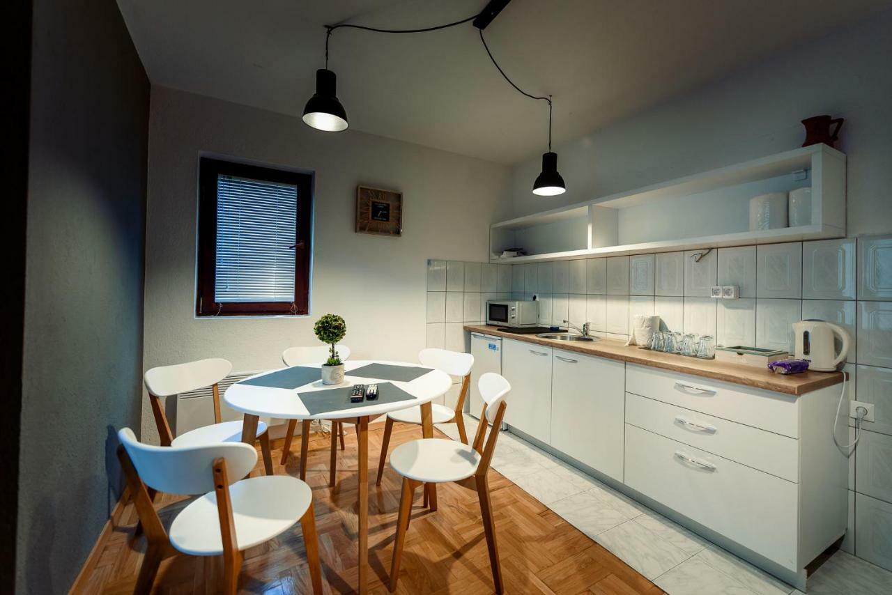 Town Hostel Peja Kültér fotó