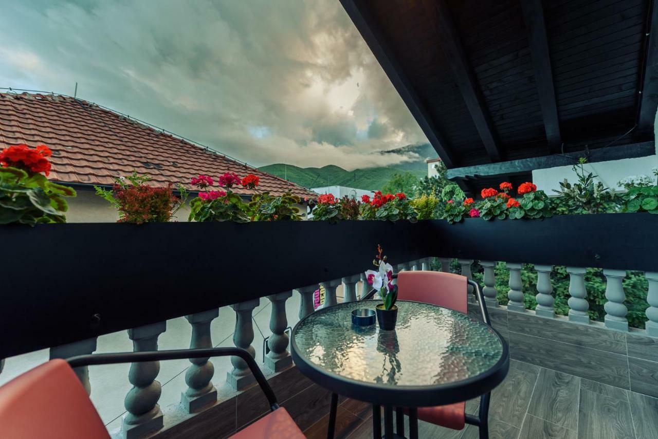 Town Hostel Peja Kültér fotó