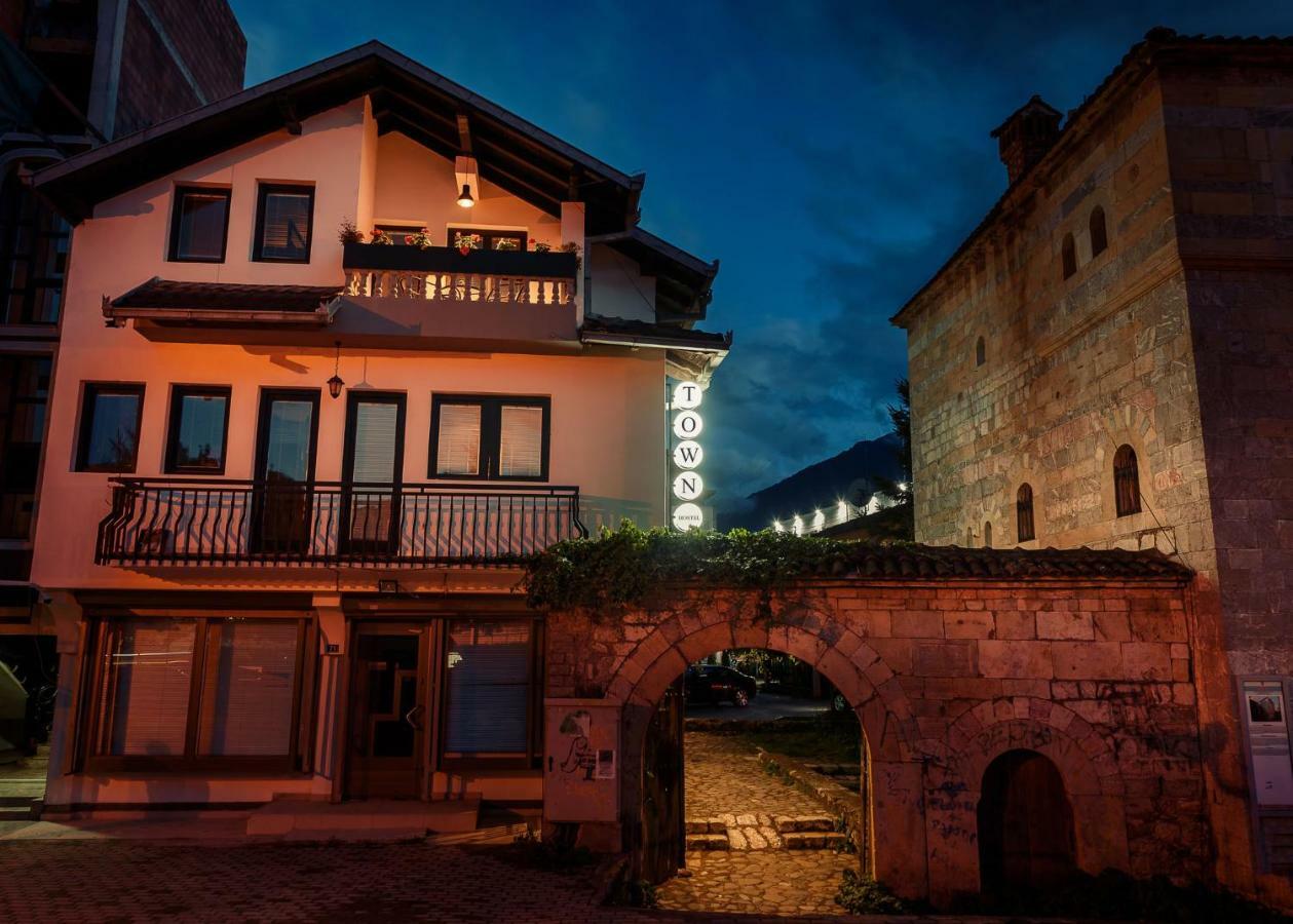 Town Hostel Peja Kültér fotó