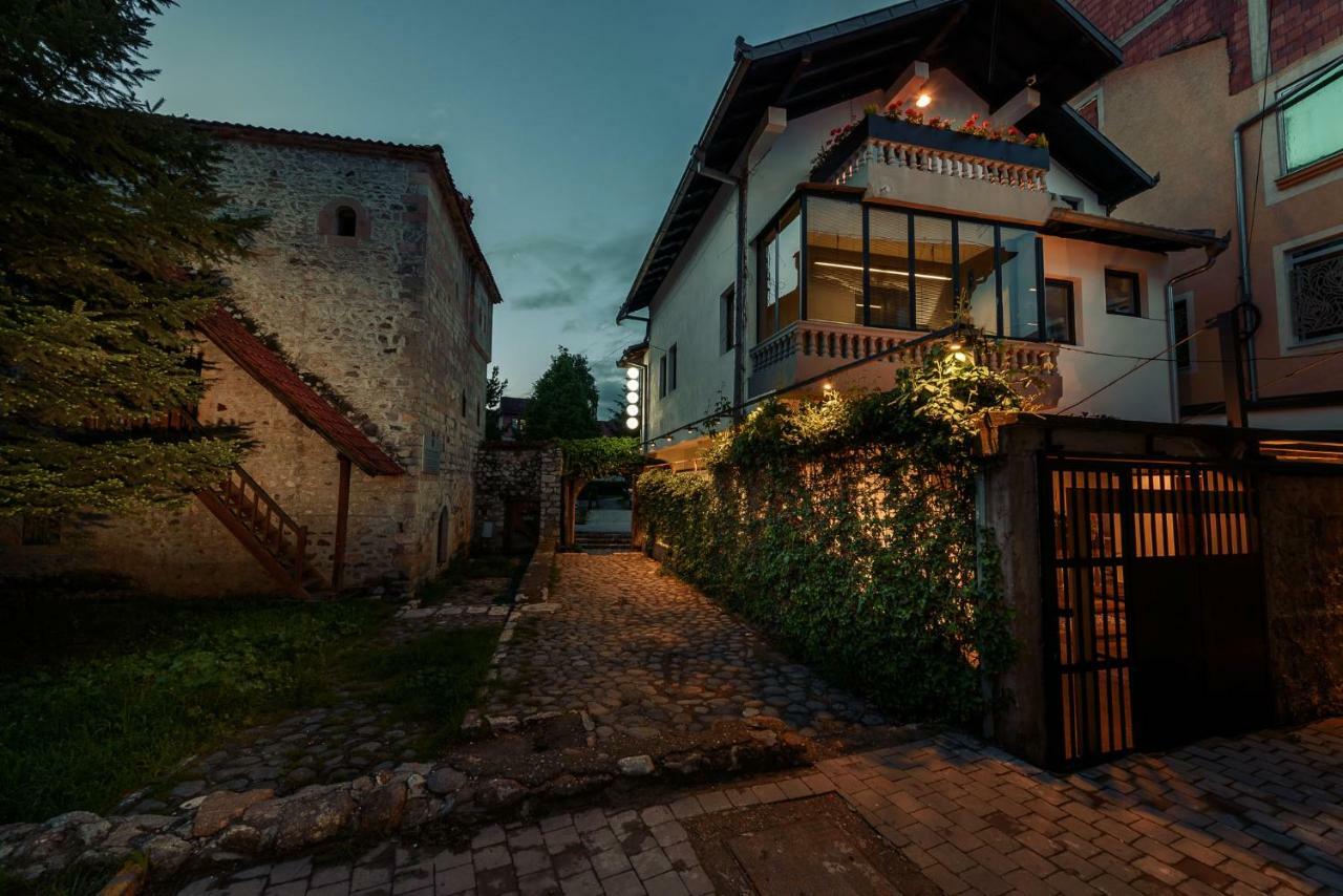 Town Hostel Peja Kültér fotó