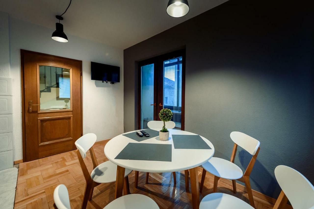 Town Hostel Peja Kültér fotó